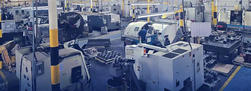 Equipos Okuma en planta de producción 